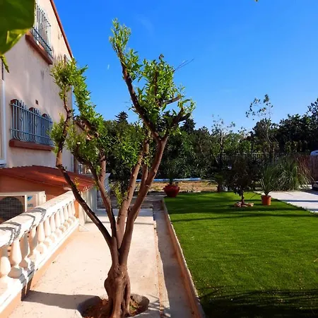 Вилла Domaine Des Pins Saint-Esteve (Pyrenees-Orientales)