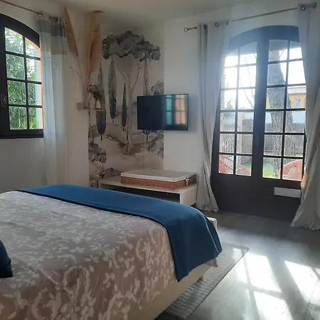 Domaine Des Pins * Saint-Esteve (Pyrenees-Orientales)