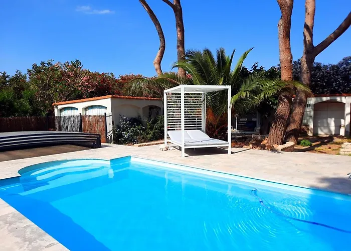 Domaine Des Pins Villa *